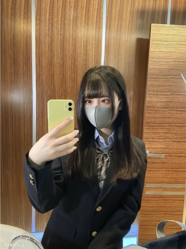 FC2-PPV-2664723 [第一槍] 18歲黑髮純真制服美少女Mika-chan！第一次體驗學生插入！在 F 罩杯的年輕身體和第一次陰道射精中受孕！當我的月經沒有來時，我接到了電話[我生命中的第一次大規模陰道射精
